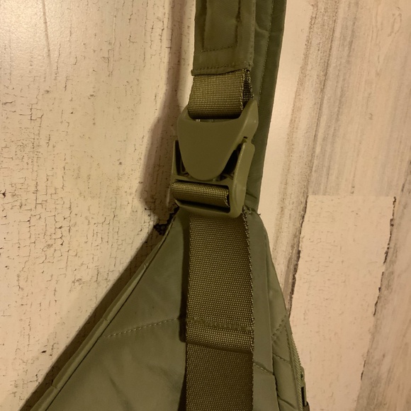 Sling Purse by Vera Bradley - Picture 4 of 7